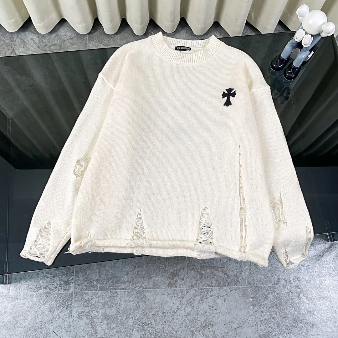P230 High-quality Chrome Hearts CH Chrome Hearts patchwork cross hole knitted sweater pullover. The popular style is the same for men and women. It is matched with black and white. It looks good in real life. The upper body is good-looking. It looks good in daily wear. It is even more photogenic. It’s hard not to buy it. Buy it for me!!! Believe me, no one can refuse such a long Chrome Hearts jacket. The version has been expanded based on the old version. The upper body is loose and stylish, and the hem is expanded to a casual design. Fat people look extremely slim, thin people have limited height and high-end. Ten thousand yuan ZP printing, 1:1 perfect restoration, looks good when worn alone or stacked, can be easily controlled by both men and women. If you care more about quality, you must also respect the price. It is completely different from the thin see-through bottoms and junk products on the market that pill when worn. If the style makes you shine at a glance, then quality is what you should pay more attention to. Compared with price, we focus on quality. Customers who have received my products all know it. ️️️ Sweaters on the market are generally made of bract core yarn. We use modal. The advantages over core-spun yarn are very intuitive: high cost, high price, high density, relatively expensive for developers, and let us make a lot less money. In addition, it is delicate, has no scum on the upper body, resists pilling, and is high-end. We are conscientious sellers and do not use core-spun yarn. Apart from being cheap, core-spun yarn is really useless. It shrinks, pills, hooks, and makes people pierced. He is proficient in everything. It is 2024. Who doesn’t want to look decent when they go out? Quality determines the upper body effect. No matter how bad the quality, the best style is still the temperament of the urban-rural fringe. We only do long-term business. Quality determines character. Take it back and wear it with confidence and wash it. The quality of the pattern will definitely make your eyes shine. We only make the right version of high quality. We make high-end hard goods. Reject junk goods and reject fast food. Conscientious quality and conscientious price. You deserve it!  Color: Black White Gray Red Size: S M L